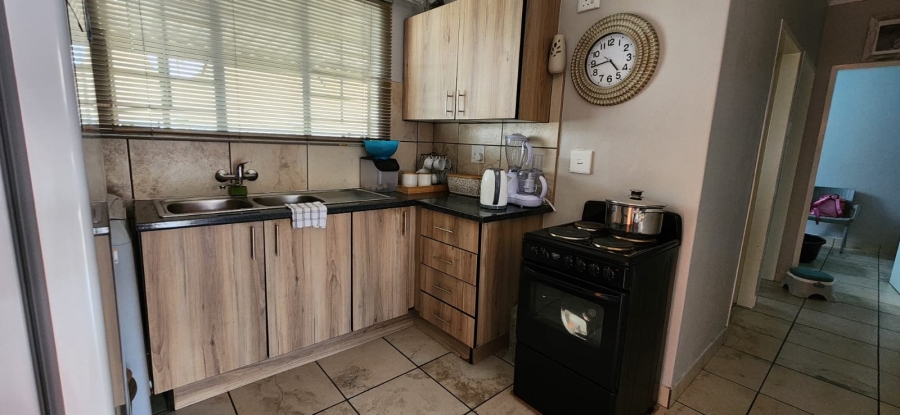 To Let 3 Bedroom Property for Rent in Waterval East North West